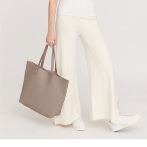 Cuyana classic tote